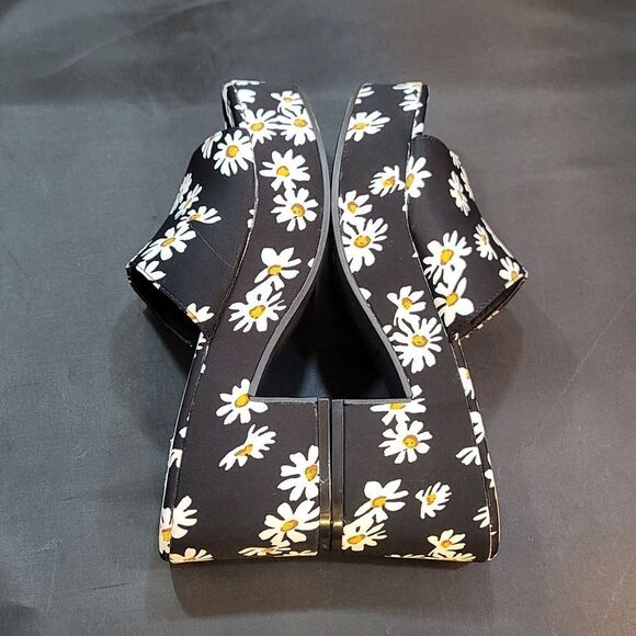 BRAND NEW BAMBOO NICHE-16 DAISY'S FLORAL EMBROIDERED DESIGN PLATFORM SAN… - Picture 11 of 16